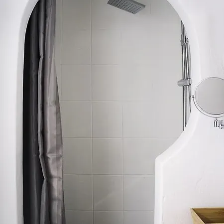 Papikinou Bay * Adamantas (Milos)