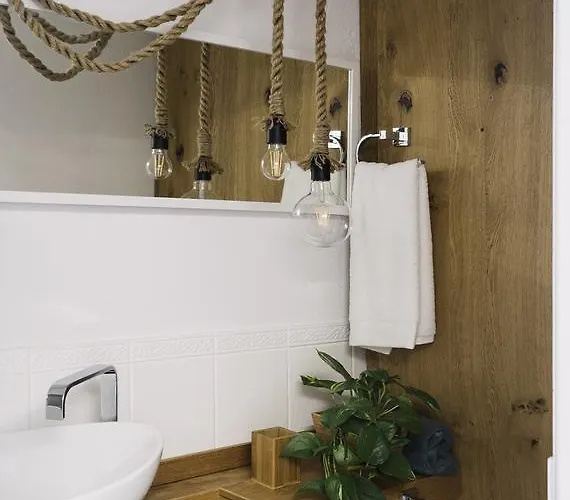 Papikinou Bay Adámasz