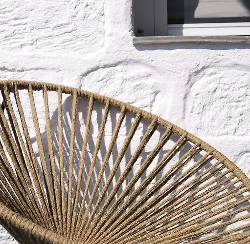 Papikinou Bay 아다마스